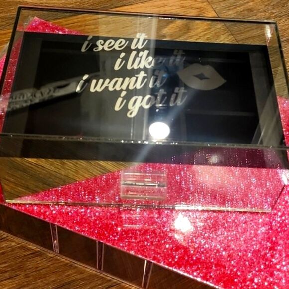 "I See It, I Like It, I Want It, I Got It" Lips Glass Jewlery Box - Picture 3 of 7